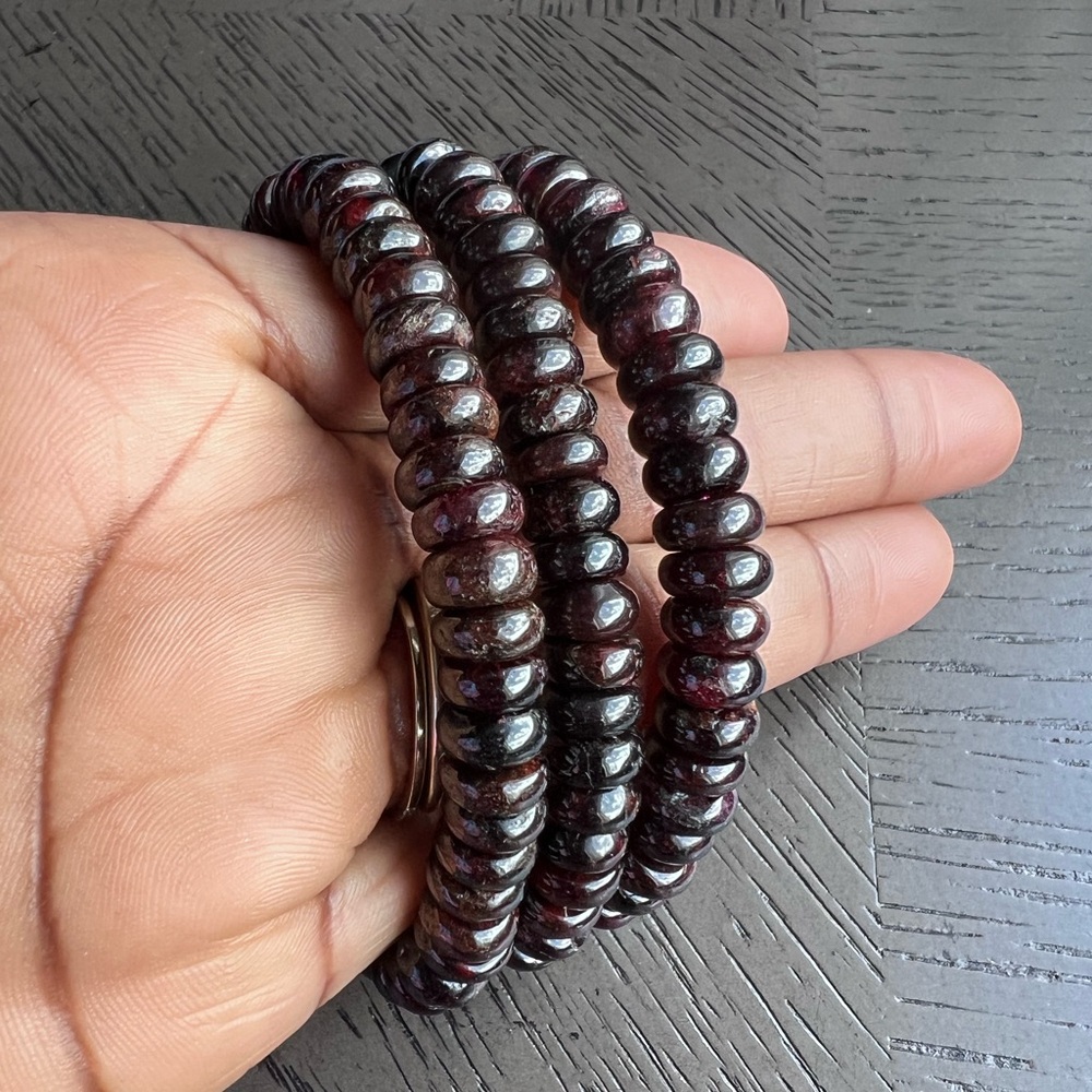 Garnet donut bracelet 6.5’ - Picture 2 of 6